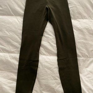 lululemon, Size M, Olive Green Workout Pant